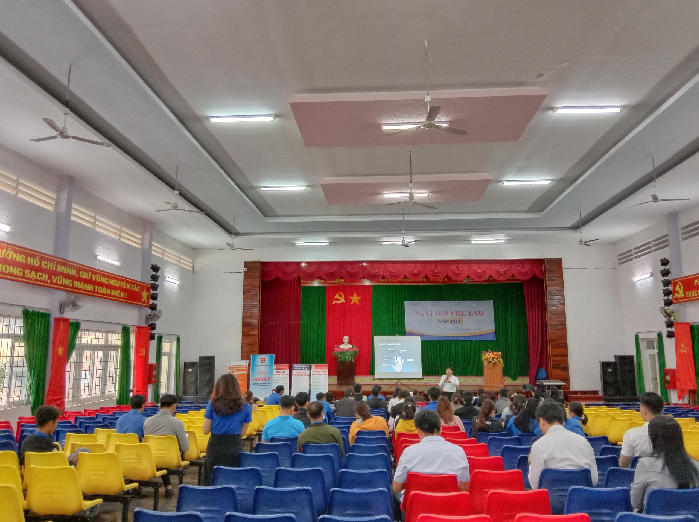 Ngày hội việc làm trên địa bàn huyện Ea H’Leo năm 2022